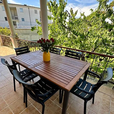 Apartma Nona Ana Lägenhet Izola