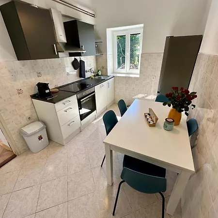 Apartma Nona Ana Lägenhet Izola