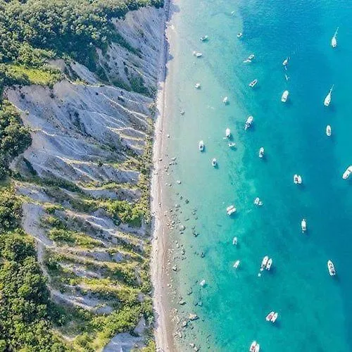 Apartma Nona Ana イゾラ